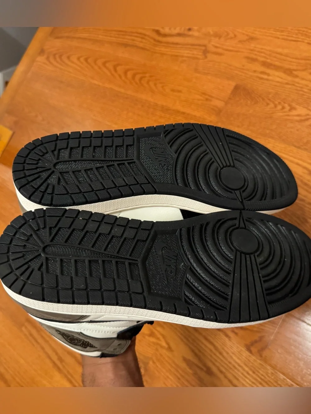 Brand new Jordan Retro 1 - Dark Mocha *DEAD STOCK* Size 11.5